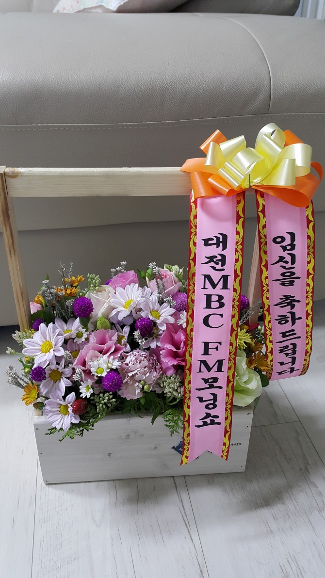 예쁜 꽃 바구니